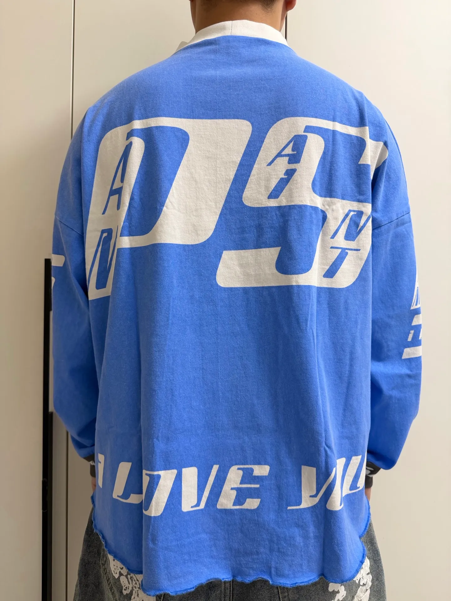 SAINT Mxxxxx Make the printing look distressed and white. Correct accessories. Customized co-branded model with P.A.M. wash mark.